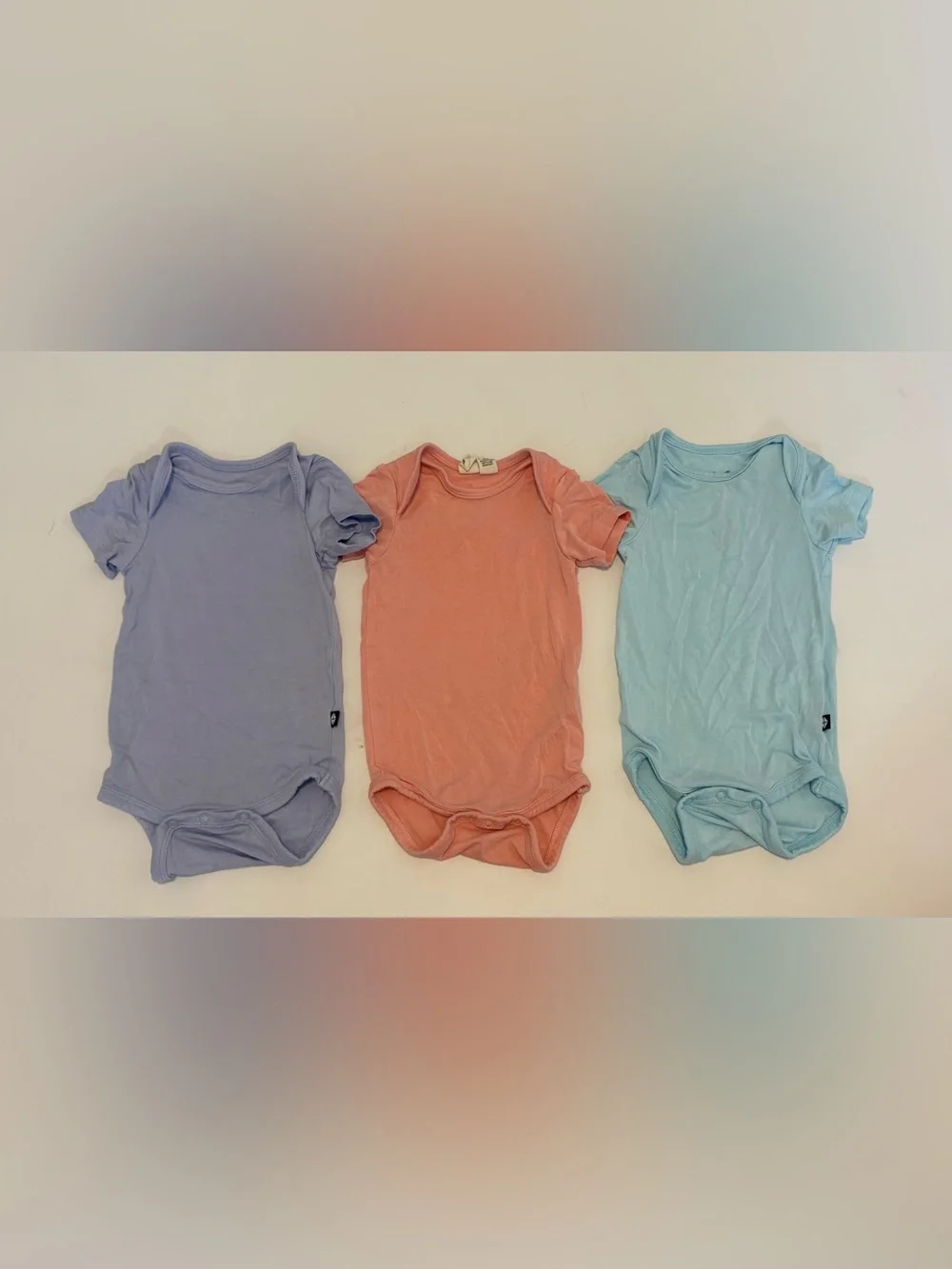 Kyte Baby Short Sleeve Onesie Bundle- Purple, Blue, Coral 0-3Months